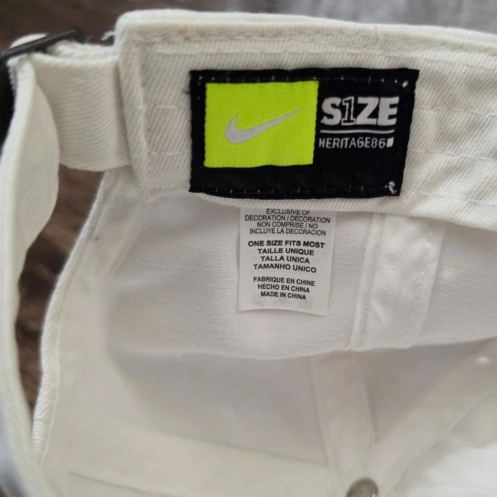NIKE Heritage86 Baseball Hat Women OS White Adjustable Cotton Twill Cap